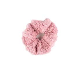 vlnena_scrunchie_gumicka_do_vlasu_ruzova_oveckarna_03