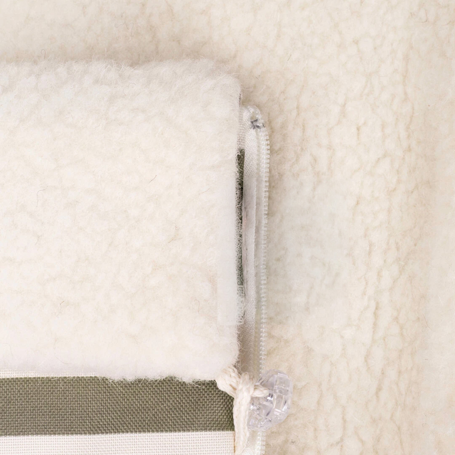 Kinderfußsack mit Schafwolle Streifen